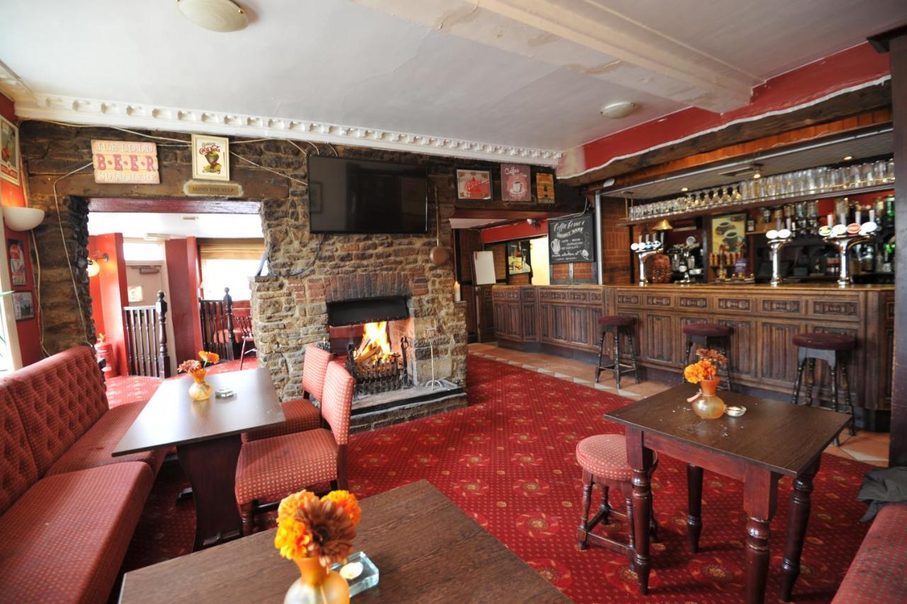 Crown Hotel Brackley Eksteriør bilde