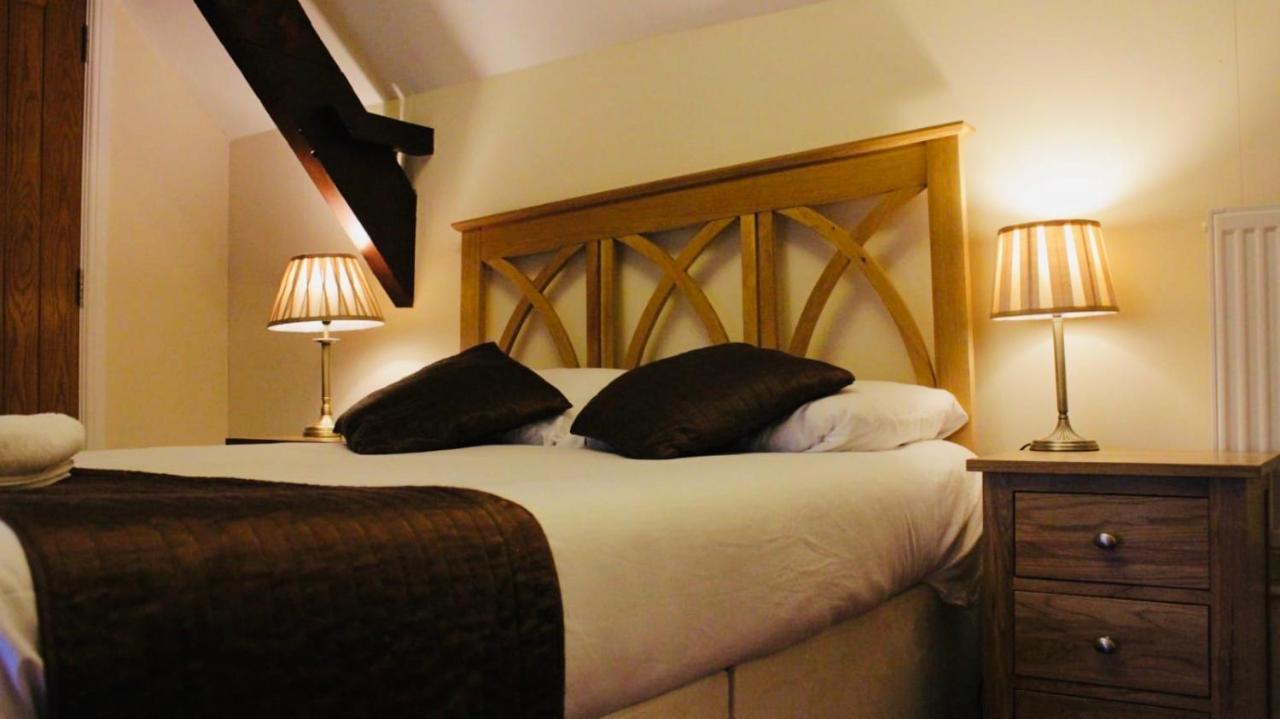 Crown Hotel Brackley Eksteriør bilde