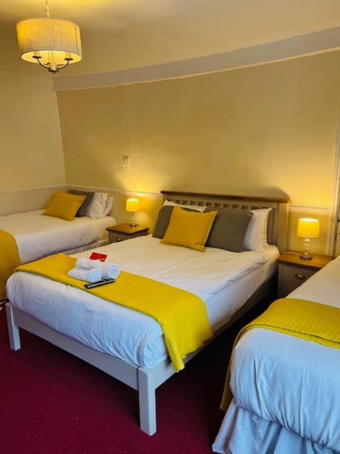 Crown Hotel Brackley Eksteriør bilde