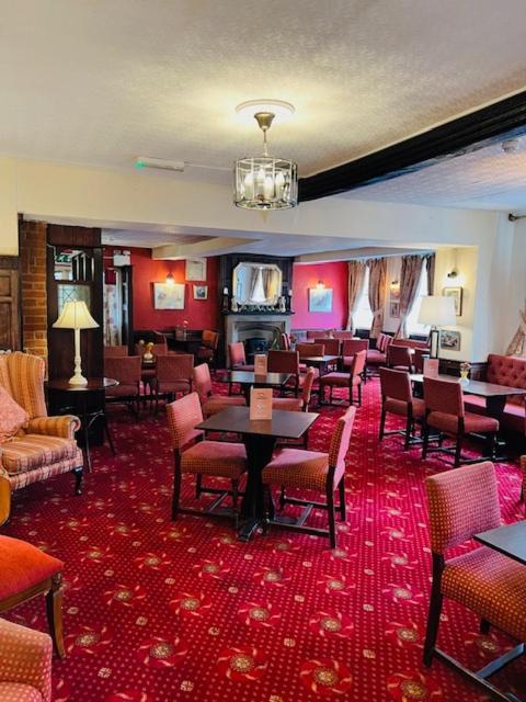 Crown Hotel Brackley Eksteriør bilde