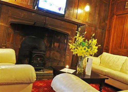 Crown Hotel Brackley Eksteriør bilde